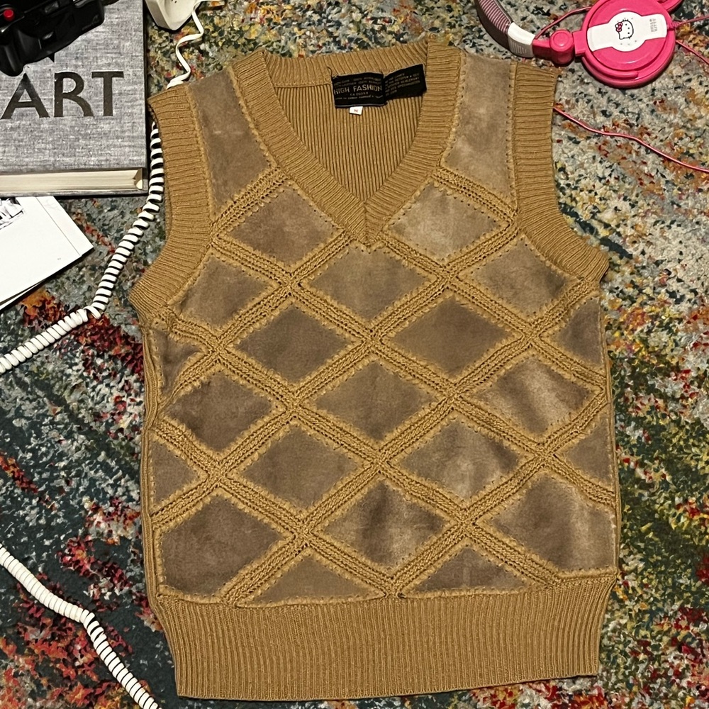 Mixed material sweater vest!